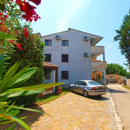 Fuer 8 Personen Ca 110 Qm In Fazana, Istrien Istrische Riviera Appartamento *